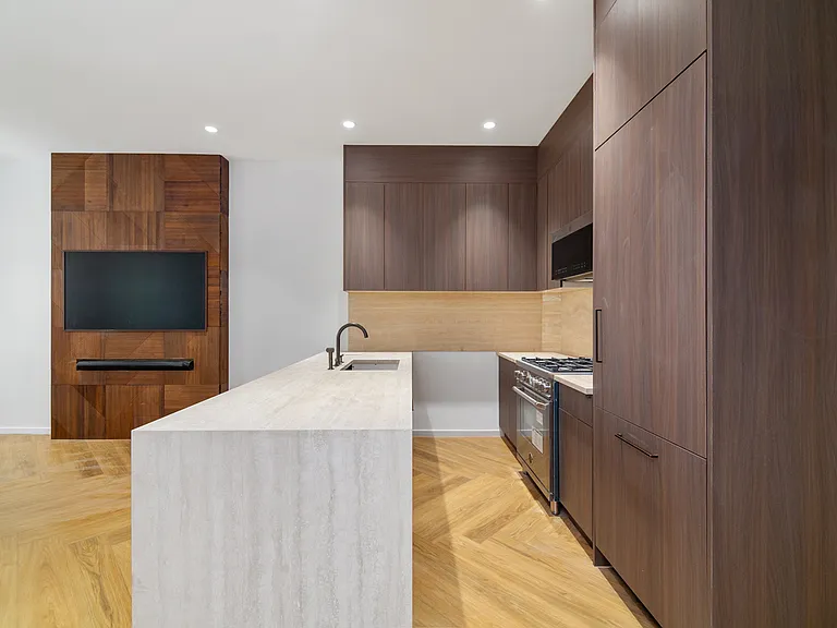 294 Elizabeth St #2A — Photo 6