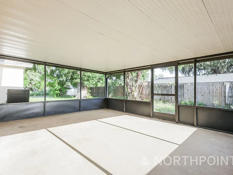 601 Highview Ter S — Photo 8