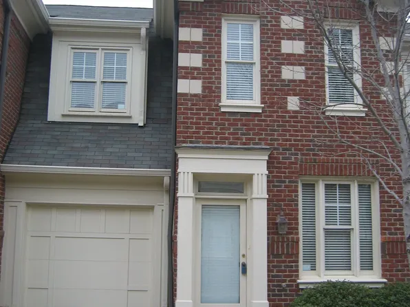 917 Park Slope Dr, Charlotte, NC 28209