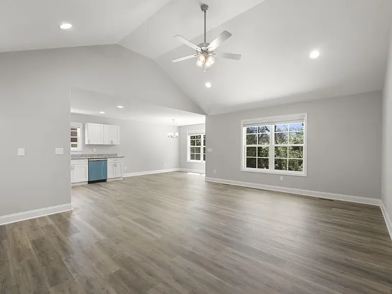 1152 Melody Ave — Photo 2