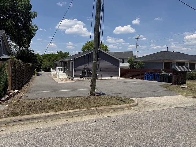 407 Bledsoe Ave — Photo 5