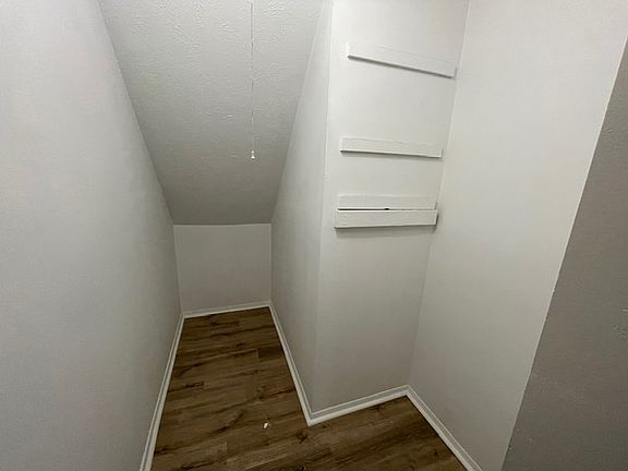 4th image of 1014 E 348th St