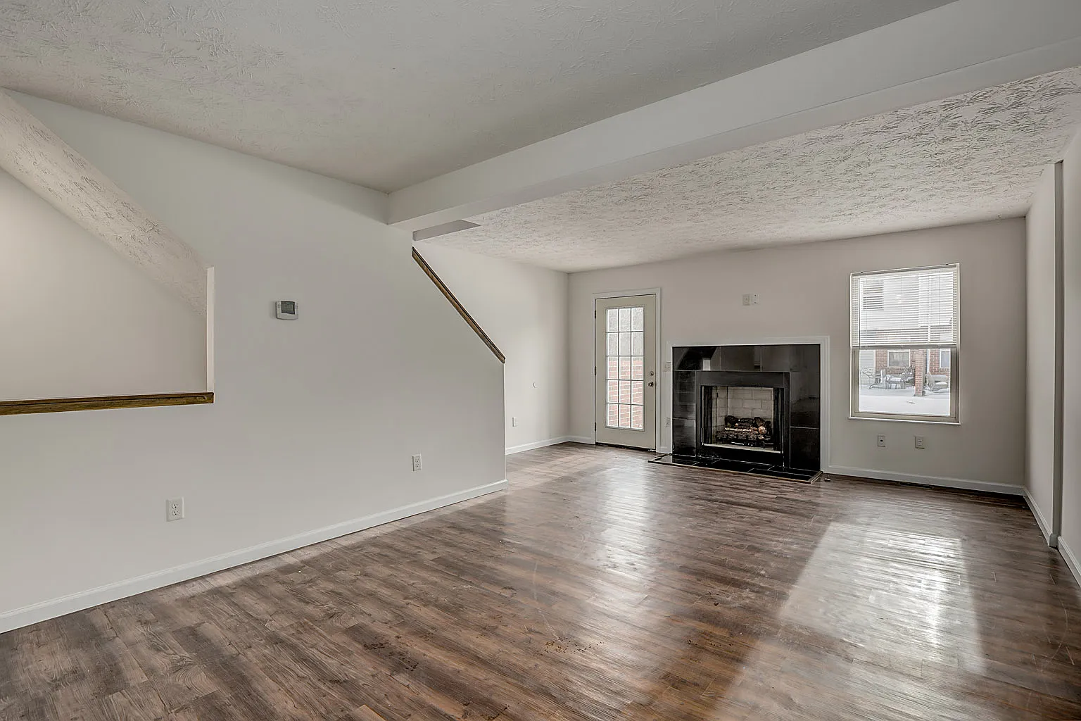 3 bed, 2.5 bath, 1700 sqft, $1,895 — Photo 2