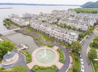 6 Harbor Pointe Dr, Haverstraw, NY 10927