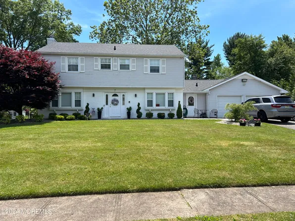 7 Merrill Road, Marlboro, NJ 07746