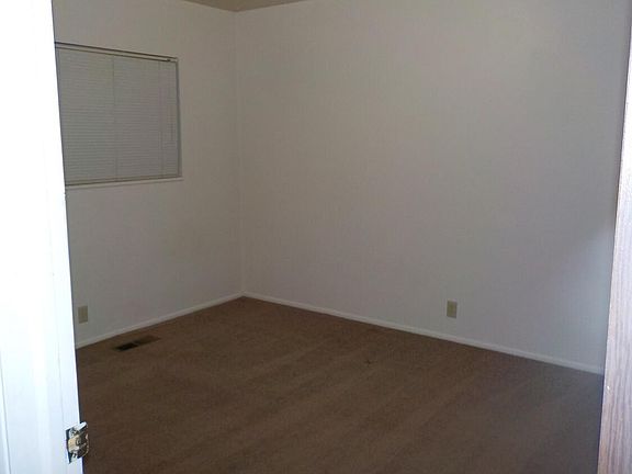 5th image of 251 S Valley Dr #82a6c79da