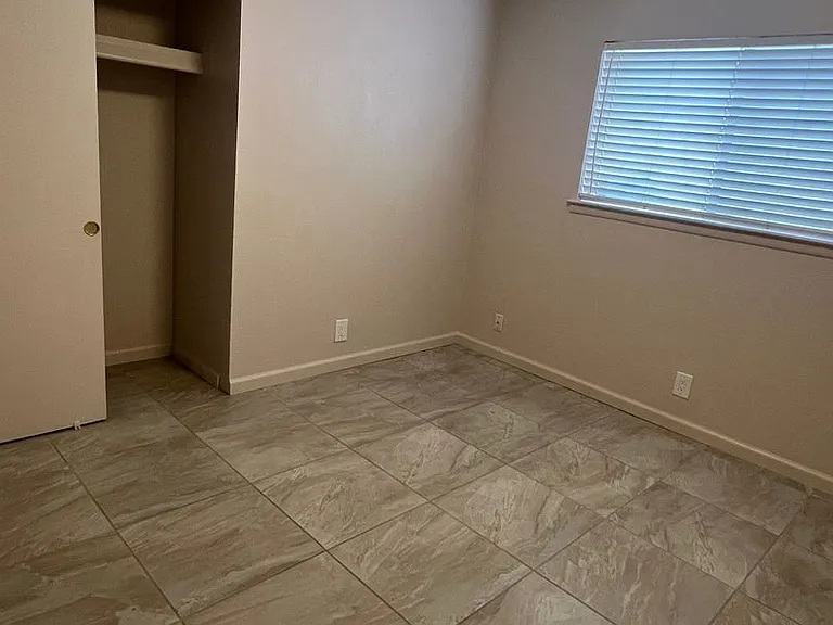 1232 Hupmobile Dr NE — Photo 12