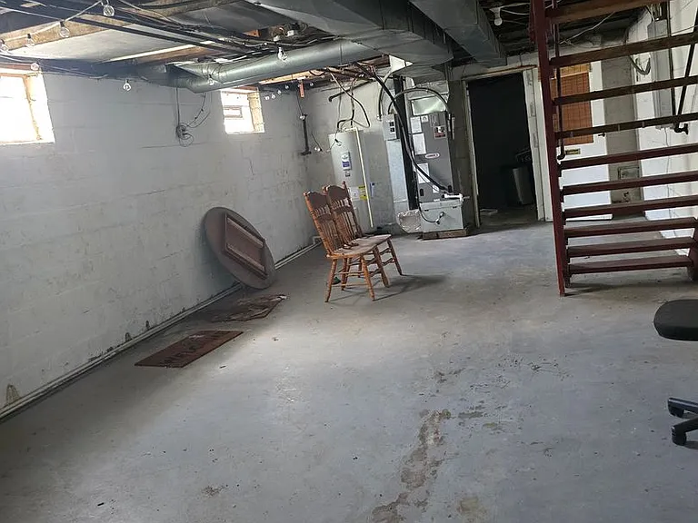 1637 Lawrence Ave #&-1639 — Photo 5