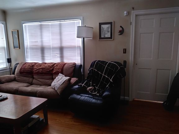 3rd image of 1318 Anita Ave