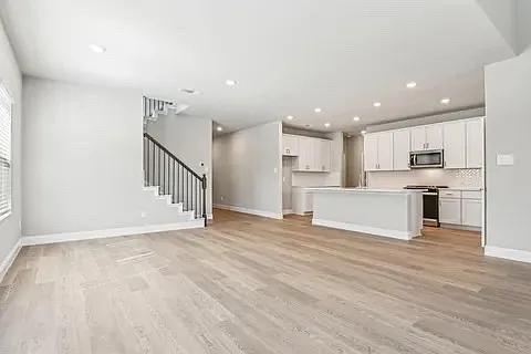 501 Midnight Oak Dr — Photo 5
