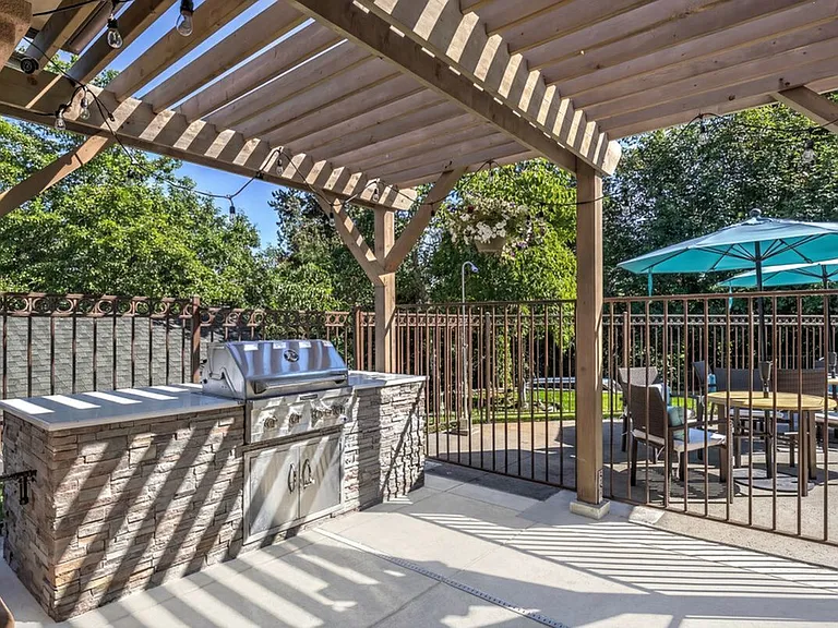 Outdoor Grills at Scott Mountain Apartments