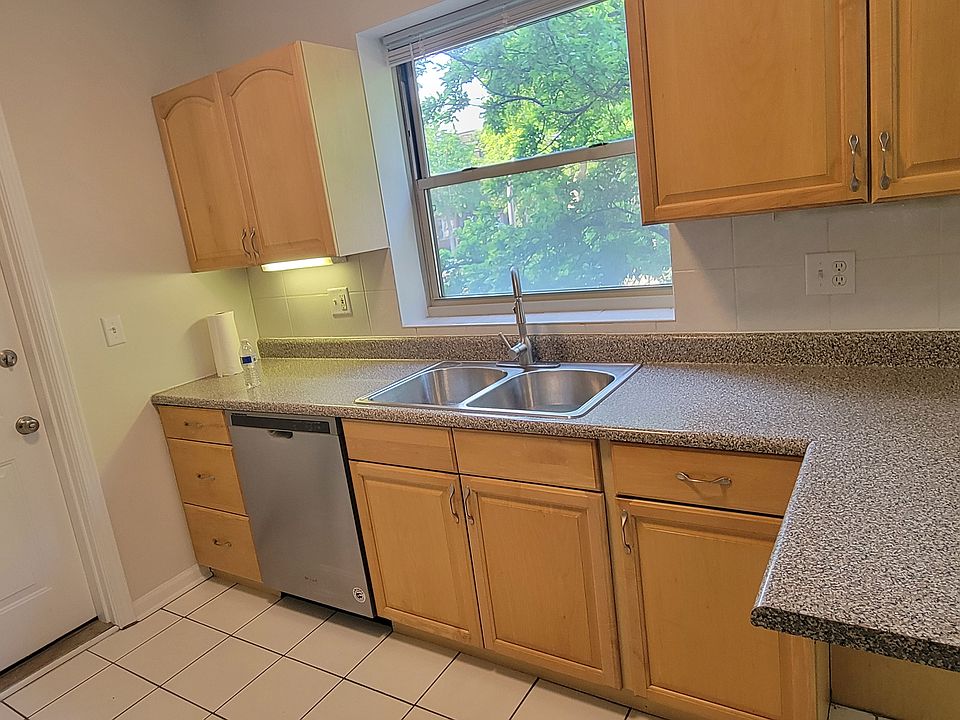 1st image of 4957 N Wolcott Ave #A