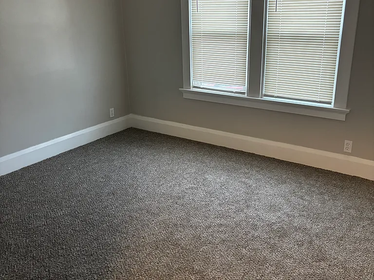 576 Bronx Dr — Photo 12