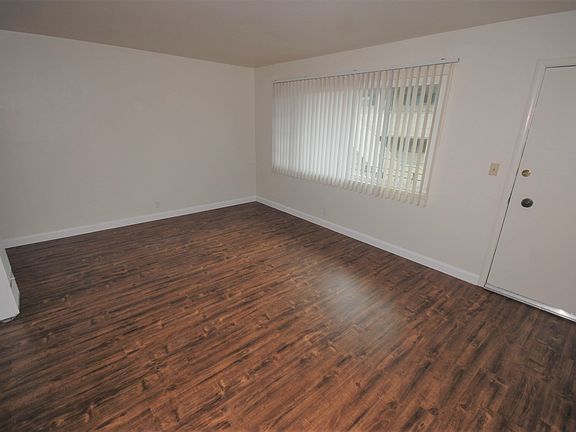 3rd image of 1209 Bellevue Ave APT 5