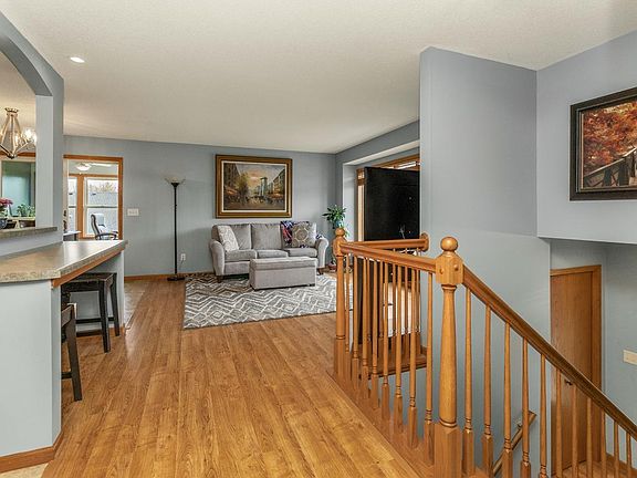 3rd image of 166 Sieben Crest Ln