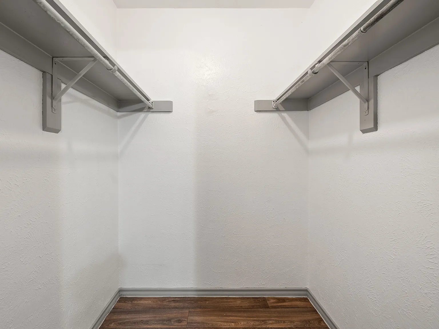 2 bed, 1.5 bath, 850 sqft, $1,095 — Photo 3