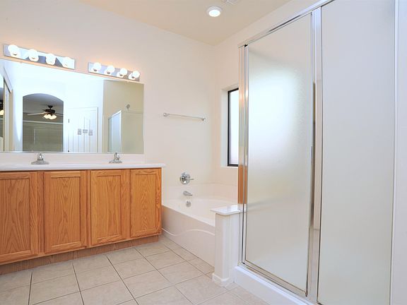 4th image of 8266 N Rocky Brook Dr