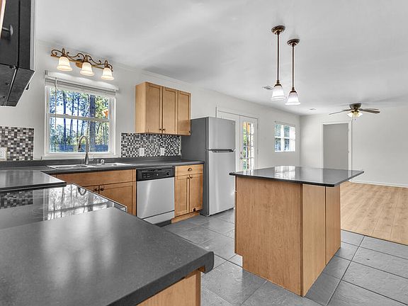 4th image of 2850 Copeland Rd