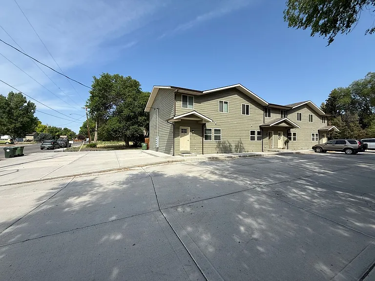 418 W Pershing — Photo 3