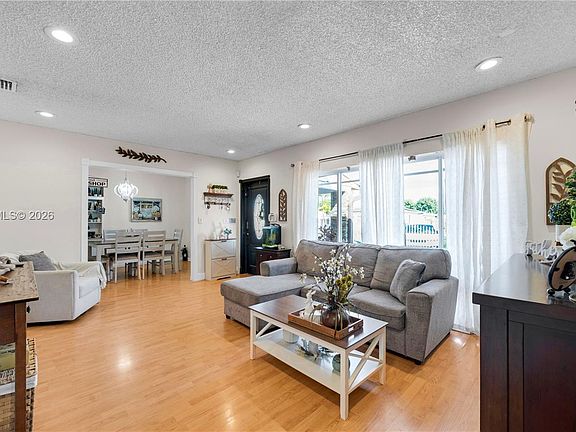 3rd image of 360 W 55th St