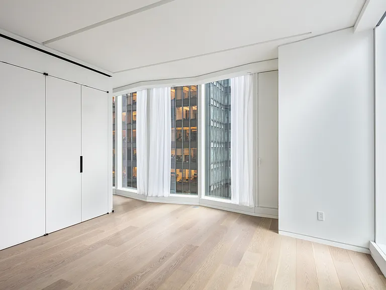 100 E 53rd St #17A — Photo 9