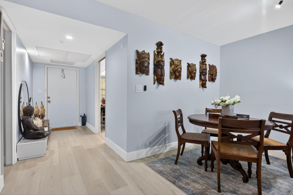 500 Oaks Lane #111, photo 5