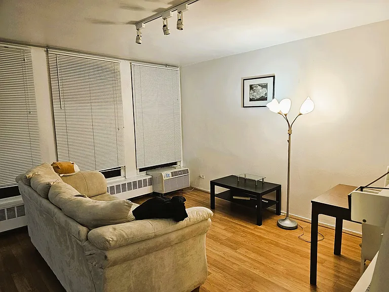 1450 E 55th Pl #309 — Photo 2