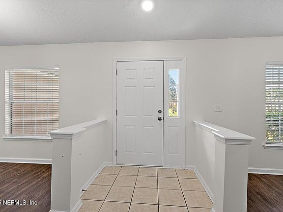 3rd image of 604 KNIGHTHOOD Court