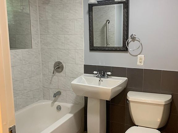 5th image of 842 N Francisco Ave
