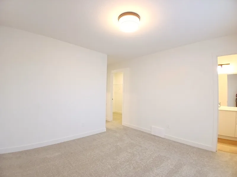 3 bed, 2.5 bath, 1500 sqft, $1,800 — Photo 4