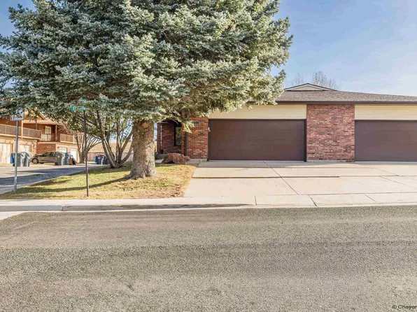 7019 Tumbleweed Dr, Cheyenne, WY 82009