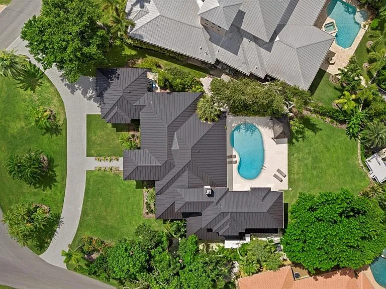 1707 Caribbean Dr — Photo 3