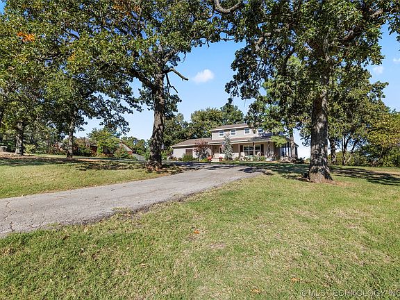3rd image of 4231 Hillside Dr