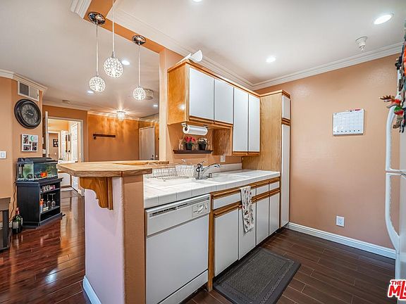 3rd image of 15455 Sherman Way #66