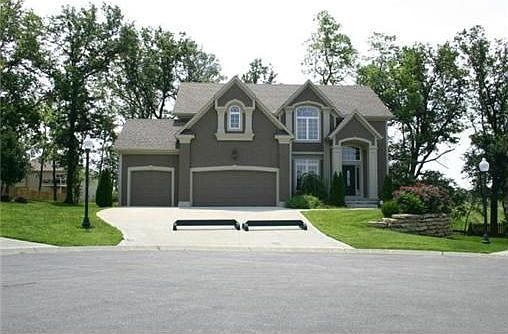 1st image of 800 Shamrock Ln