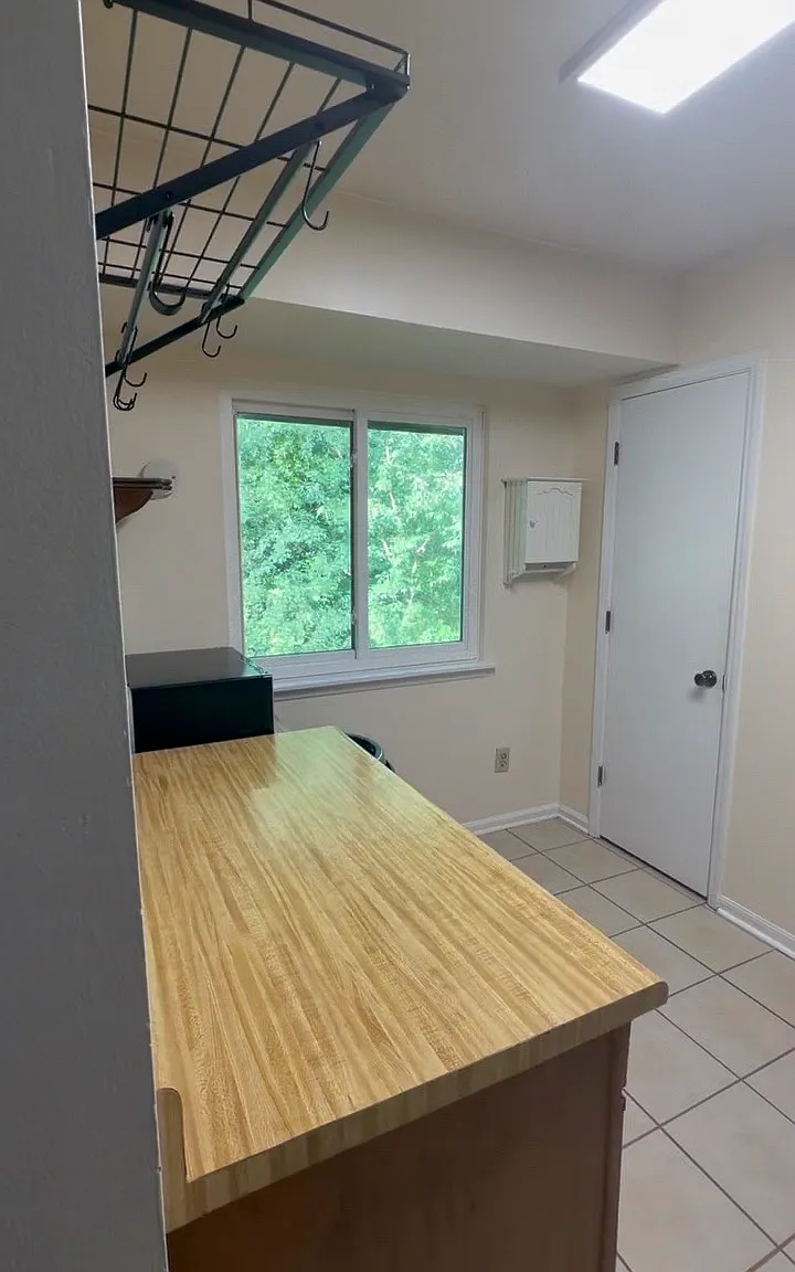 3 bed, 1460 sqft, $1,975 — Photo 3