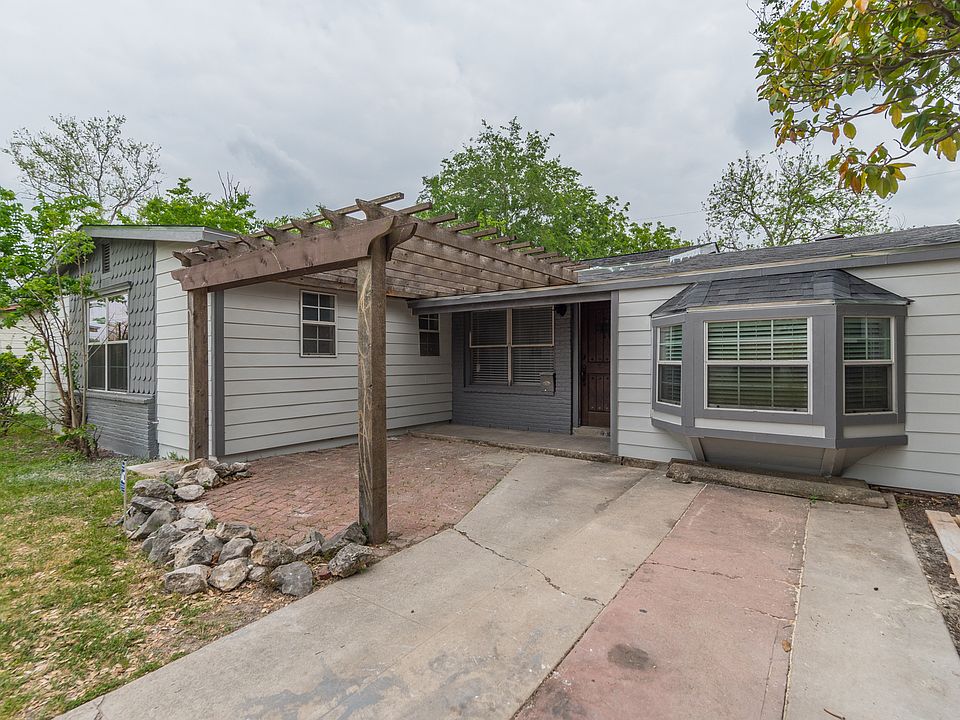 1st image of 234 Ravenhill Dr