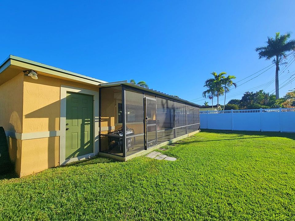 1st image of 9420 SW 52nd Place