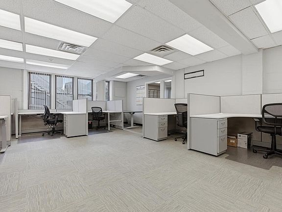 5th image of 174 Green St