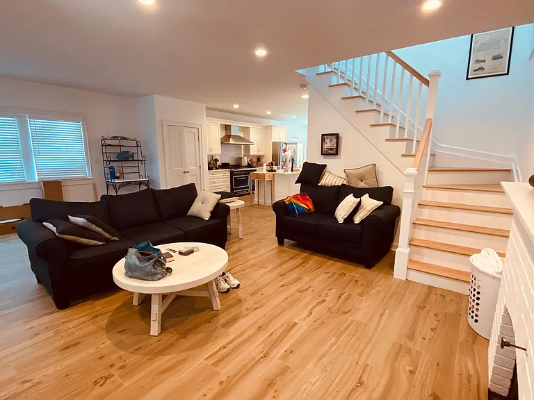 111 Lynbrook Ave — Photo 16