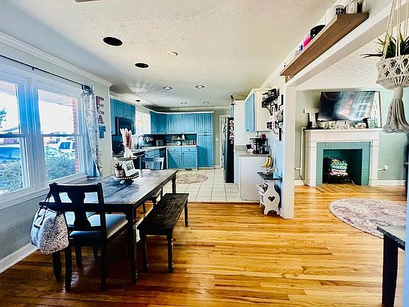 4th image of 501 Sunset Cir