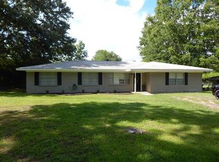 319 Calvert Ln, Gilmer, TX 75645