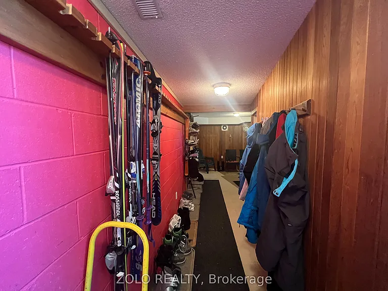 112 Carmichael Cres — Photo 16
