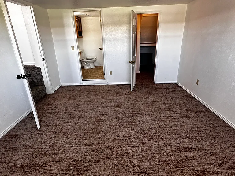 1390 W Jefferson St #A — Photo 9