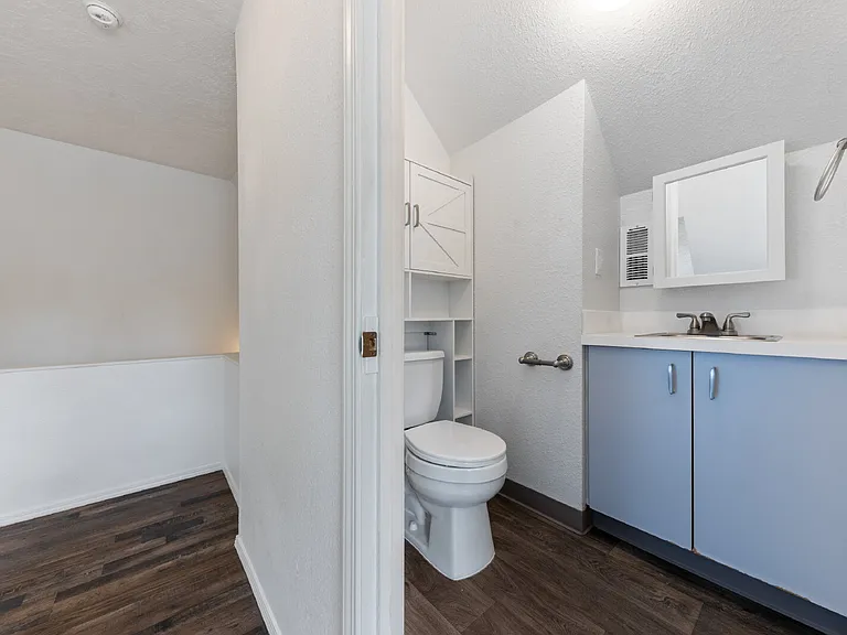 421 S College St #4 — Photo 25