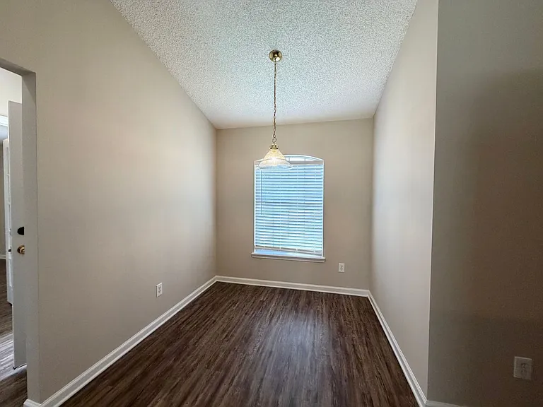6902 Southern Oaks Dr W — Photo 8