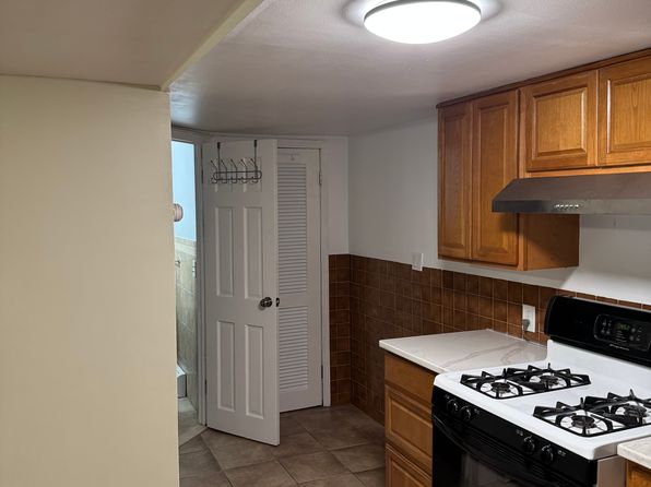 302 Central Ave Floor 1