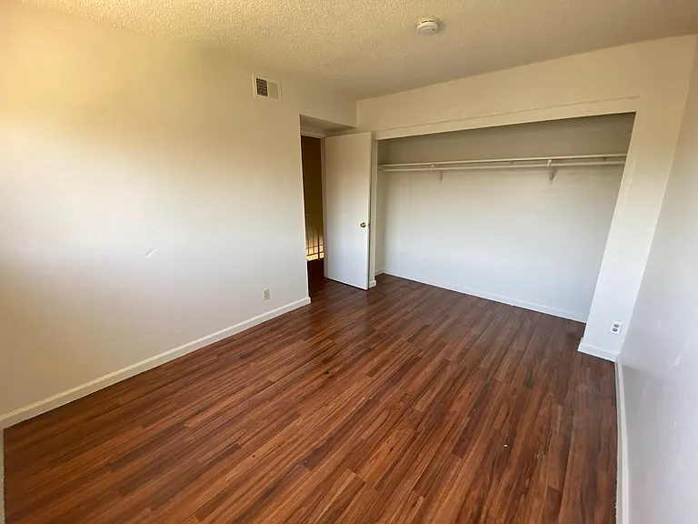 5674 Hillsdale Blvd — Photo 9
