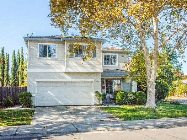 900 Ross Dr, Woodland, CA 95776