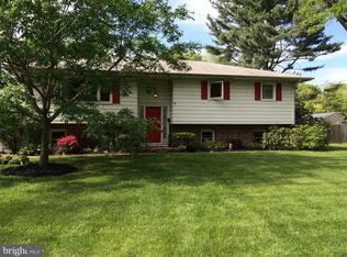 34 Lopatcong Dr, Ewing, NJ 08638